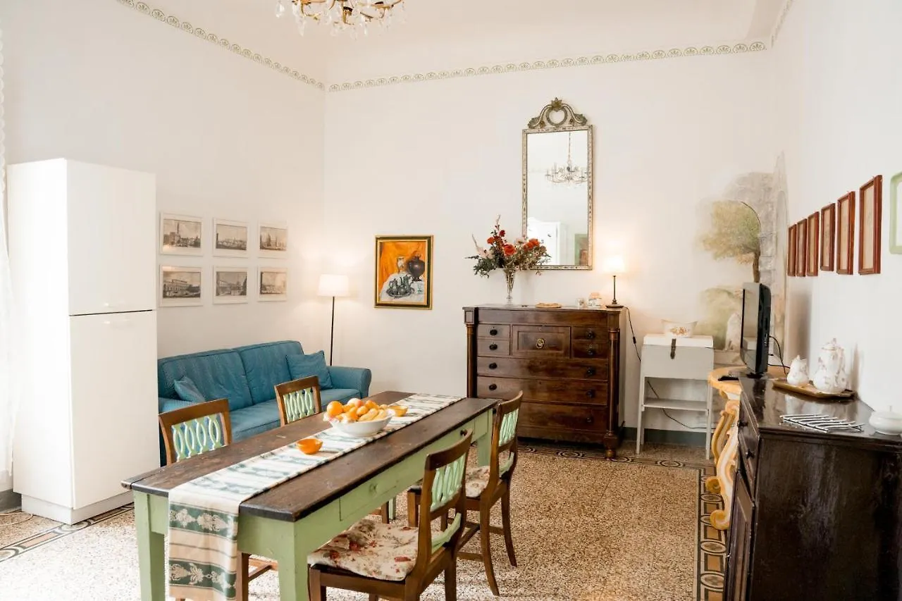 Apartment Artistic Home Florence