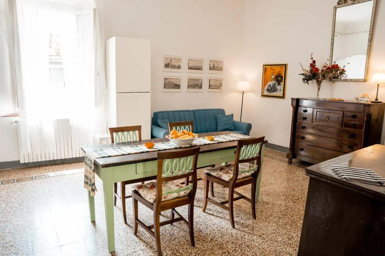 Apartment Artistic Home Florence
