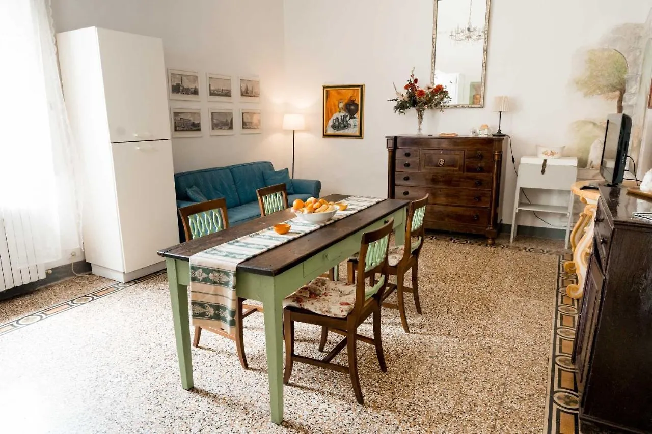 Apartment Artistic Home Florence Italy