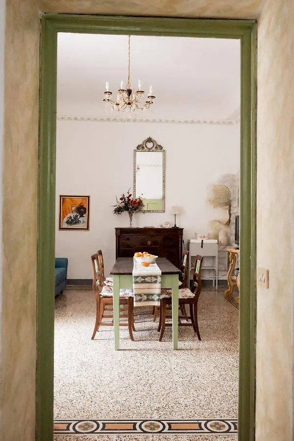 Apartment Artistic Home Florence